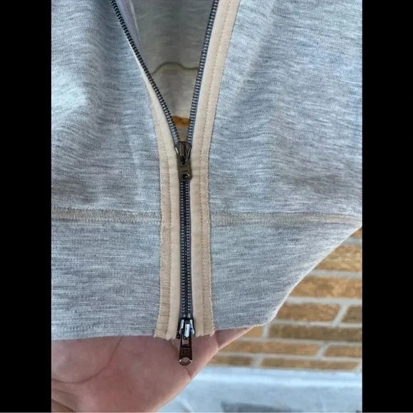 St. John Jersey Jacket full zipper medium - Picture 6 of 9